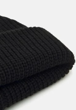 Pier One UnisexBerrettoBlack Donna Cappelli E Foulard PI954P00L-Q11 -Negozio online Pier One Italia 613938bc3e504c76bac51adb4a9575e7