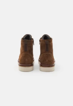 Pier One LeatherStivaletti StringatiBrown Uomo Stivaletti/Stivali PI912K0D7-O11 -Negozio online Pier One Italia 65f87d5ec0a444efba320948c9f556d7 scaled