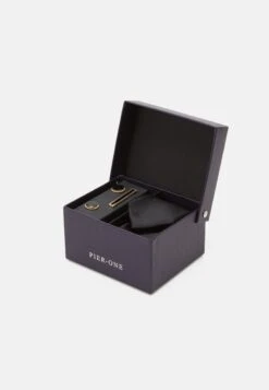 Pier One Set - Fazzoletti Da Taschino - Black 14 Pier One Set - Fazzoletti Da Taschino - Black -Negozio online Pier One Italia 694a847acb5d4452be025fc6f3dd0a29