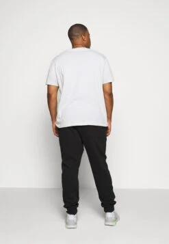 Pier One Pantaloni SportiviBlack Uomo Pantaloni PI922E03U-Q11 7 Pier One Pantaloni SportiviBlack Uomo Pantaloni PI922E03U-Q11 -Negozio online Pier One Italia 699521bb2749412dbeafcb45a7d1ceb2