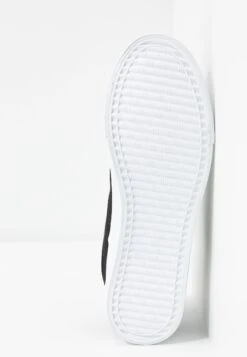 Pier One Sneakers BasseBlack Uomo Sneaker PI912O02D-Q11 -Negozio online Pier One Italia 6b80b5091d384f6090c5f67b2a982c51