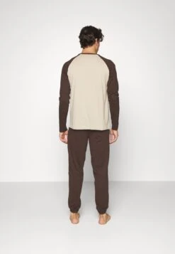 Pier One PigiamaBrown Uomo Per La Notte PI982M043-O11 -Negozio online Pier One Italia 6c07805b01b443f787fde49487475077