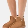 Pier One Leather- Pantofole - Cognac