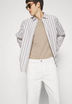 Pier One Carpenter Colored Twill Jeans A SigarettaOff-White Uomo Jeans PI922G04S-A11 11 Pier One Carpenter Colored Twill Jeans A SigarettaOff-White Uomo Jeans PI922G04S-A11 -Negozio online Pier One Italia 77b17a64a879489bb9510906e2f8dbc4