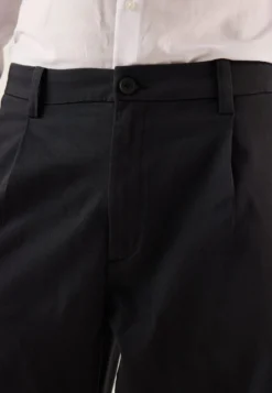 Pier One ChinoBlack Uomo Pantaloni PI922E05F-Q11 9 Pier One ChinoBlack Uomo Pantaloni PI922E05F-Q11 -Negozio online Pier One Italia 794e6f64732649ad8d0596605a439fb1 scaled
