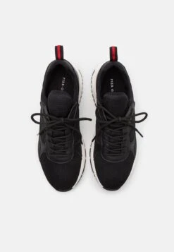 Pier One UnisexSneakers BasseBlack Donna Sneakers PI915O00M-Q11 -Negozio online Pier One Italia 7b4e6701f8fa4f62b8488bcda8bd464b