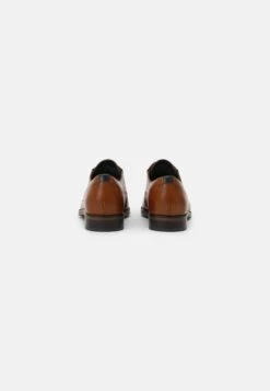 Pier One StringateCognac Uomo Scarpe Con I Lacci PI912M0AR-O11 -Negozio online Pier One Italia 7c60ff2ae54144699a97b3a083b09208