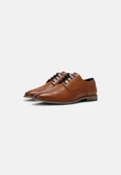 Pier One LeatherStringate ElegantiCognac Uomo Scarpe Eleganti PI912M0B1-O11 -Negozio online Pier One Italia 7e8e5027e1364c6f92cf4af4bc94b604 scaled