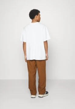 Pier One Drawcord Trousers Linen BlendPantaloniBrown Uomo Pantaloni PI922E05A-O11 -Negozio online Pier One Italia 828cec4d9e584eb9afacf9a8def29092