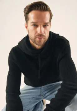 Pier One Felpa Con CappuccioBlack Uomo Maglieria E Felpe PI922QA0E-Q11 10 Pier One Felpa Con CappuccioBlack Uomo Maglieria E Felpe PI922QA0E-Q11 -Negozio online Pier One Italia 83b66e3dd6e0417fa8ad971ba556c120 scaled