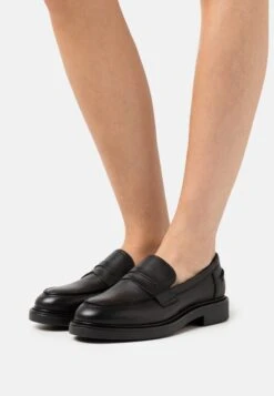 Negozio online Pier One Italia 25 Pier One LeatherScarpe Senza LacciBlack Donna Scarpe Piatte PI911E03X-Q11