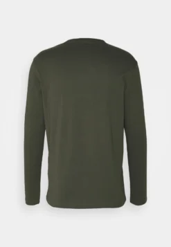 Pier One PigiamaKhaki Uomo Per La Notte PI982M033-N11 -Negozio online Pier One Italia 88d1b57dd8c742669b9b751809b55fb6 scaled