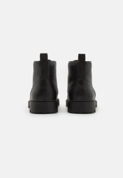 Pier One Stivaletti StringatiBlack Uomo Stivaletti/Stivali PI915M005-Q11 -Negozio online Pier One Italia 88e83f64ed484a488ca9da1b018a922e