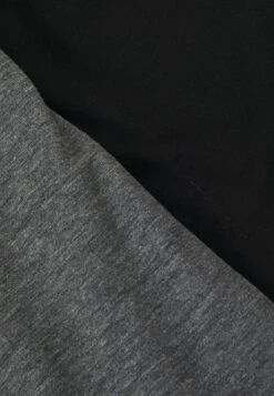 Pier One Unisex 2 PackBerrettoBlack/Grey Uomo Cappellie Berretti PI954P00R-Q11 5 Pier One Unisex 2 PackBerrettoBlack/Grey Uomo Cappellie Berretti PI954P00R-Q11 -Negozio online Pier One Italia 898957d575ad4a3aa4355ee81180eb03