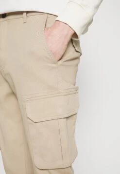 Pier One Cuffed Skinny Trouser Pantaloni CargoTan Uomo Pantaloni YO122E01H-B13 9 Pier One Cuffed Skinny Trouser Pantaloni CargoTan Uomo Pantaloni YO122E01H-B13 -Negozio online Pier One Italia 8ec95880e2f64caba6629462ca4a4d4f