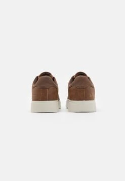 Pier One UnisexSneakers BasseCognac Donna Sneakers PI915O02S-O11 -Negozio online Pier One Italia 8fc46a00bfc54014b9ab0c4b860fd9e9