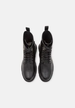 Pier One LeatherStivaletti StringatiBlack Uomo Stivaletti/Stivali PI912K0BD-Q11 9 Pier One LeatherStivaletti StringatiBlack Uomo Stivaletti/Stivali PI912K0BD-Q11 -Negozio online Pier One Italia 926c2a40606144d7a6f804f59f0a41e0