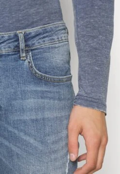 Pier One Jeans Skinny FitDark Blue Denim Uomo Jeans YO122GA27-K12 -Negozio online Pier One Italia 9283e6db08544e8a8de90dbf34a03e56