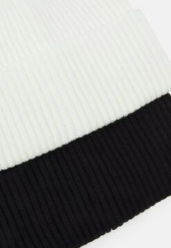 Pier One Unisex 2 PackBerrettoBlack/White Donna Cappelli E Foulard PI954P00N-Q11 5 Pier One Unisex 2 PackBerrettoBlack/White Donna Cappelli E Foulard PI954P00N-Q11 -Negozio online Pier One Italia 93f660b00d0d40d788daffcd029cdafb