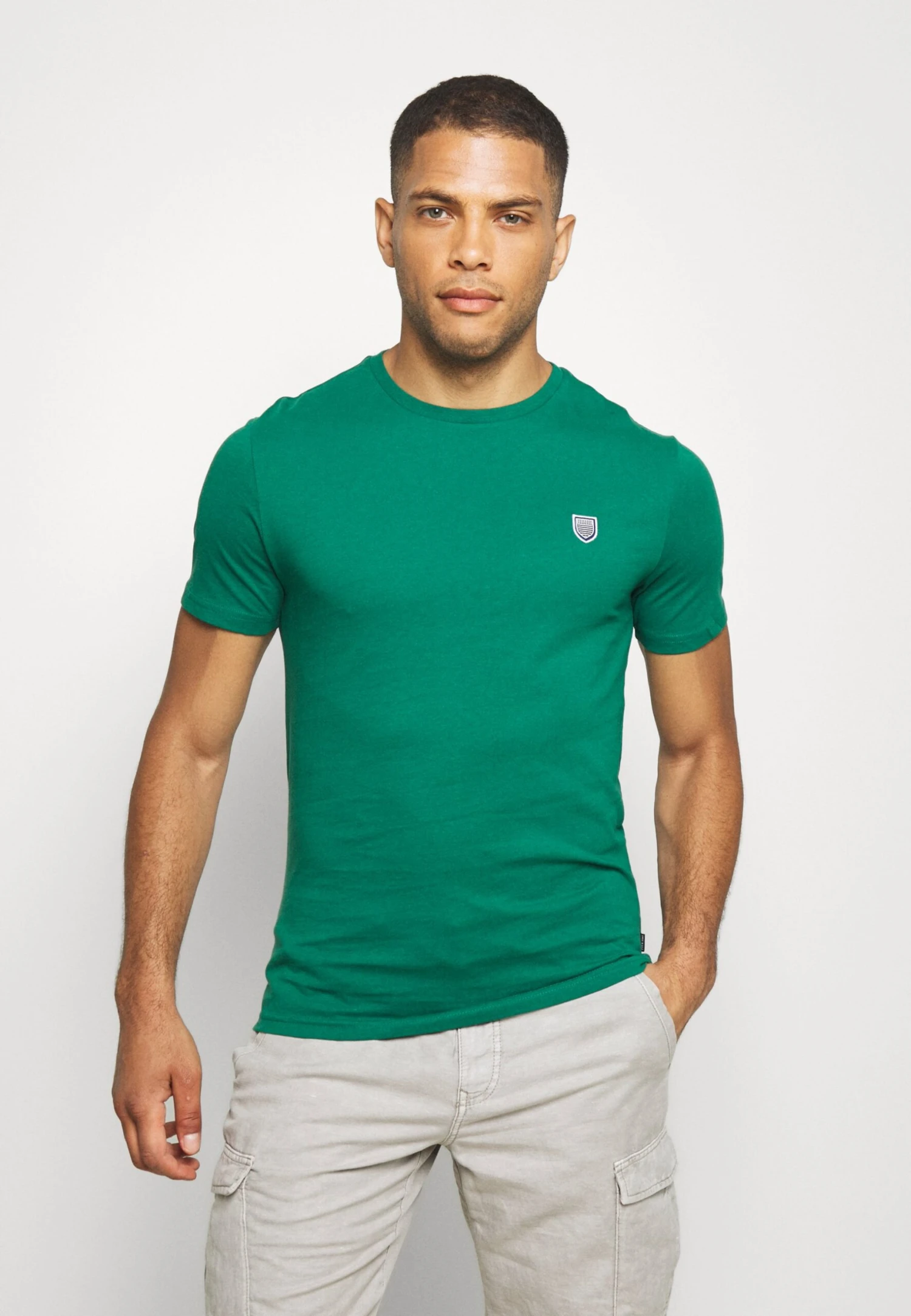 Pier One T-Shirt BasicDark Green Uomo T-shirt E Polo PI922O0Q8-M11 1 Pier One T-Shirt BasicDark Green Uomo T-shirt E Polo PI922O0Q8-M11