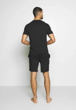 Pier One PigiamaBlack Uomo Per La Notte PI982M02R-Q11 7 Pier One PigiamaBlack Uomo Per La Notte PI982M02R-Q11 -Negozio online Pier One Italia 99243f6a63d54b6599336ee2e3716f93 scaled