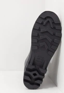 Pier One UnisexStivali Di GommaDark Blue Uomo Stivaletti/Stivali PI912L001-K12 -Negozio online Pier One Italia 9b862cb634fb408585c4cb32b905a309