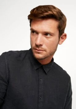 Pier One CamiciaBlack Uomo Camicie PI922D0B1-Q11 -Negozio online Pier One Italia 9b976693fe414f65ade712265a5d8272