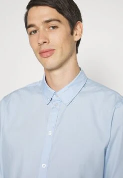 Pier One 2 PackCamicia EleganteBlack/Light Blue Uomo Completi E Cravatte PI922D05K-Q13 12 Pier One 2 PackCamicia EleganteBlack/Light Blue Uomo Completi E Cravatte PI922D05K-Q13 -Negozio online Pier One Italia 9dd0b4622472436491fcb8a5bfb695df