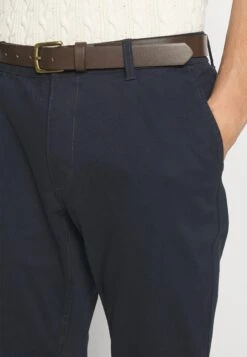Pier One ChinoDark Blue Uomo Pantaloni PI922E05D-K11 -Negozio online Pier One Italia 9e734d3c3810408ab927cd32c52385ab