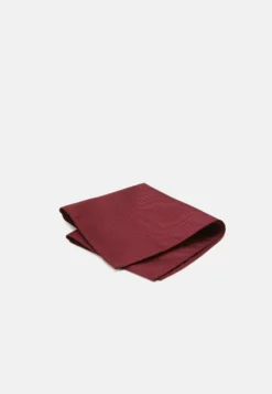 Pier One Set Altri AccessoriBordeaux Uomo Cravatte E Accessori PI952R037-G11 8 Pier One Set Altri AccessoriBordeaux Uomo Cravatte E Accessori PI952R037-G11 -Negozio online Pier One Italia a4af1d269d5447ee83cbe6474564cd0b scaled