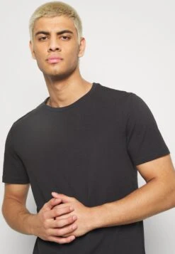 Pier One 7 Pack - T-Shirt Basic - Black 10 Pier One 7 Pack - T-Shirt Basic - Black -Negozio online Pier One Italia a537c665fcb548988df38d98a88a46a2