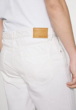 Pier One Colored Twill White DenimShorts Di JeansWhite Denim Uomo Bermuda PI922F05D-K11 -Negozio online Pier One Italia a636a2d6a4a8465daf4783bb72a28209 scaled
