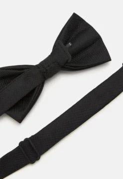 Pier One Set Altri AccessoriBlack Uomo Completi E Cravatte PI952R037-Q11 11 Pier One Set Altri AccessoriBlack Uomo Completi E Cravatte PI952R037-Q11 -Negozio online Pier One Italia acb9d831e6f349fd8c6853bb4c82b018 scaled