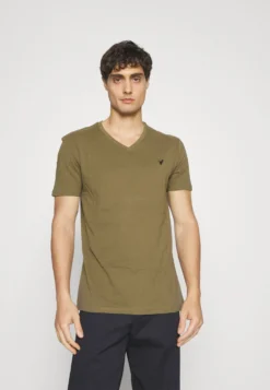 Pier One V Neck Bird Tonal 3 PackT-Shirt BasicWhite/Dark Green/Black Uomo T-shirt E Polo PI922O0XL-A11 11 Pier One V Neck Bird Tonal 3 PackT-Shirt BasicWhite/Dark Green/Black Uomo T-shirt E Polo PI922O0XL-A11 -Negozio online Pier One Italia b05f497ad835452c8b8e320e7832a6fe scaled