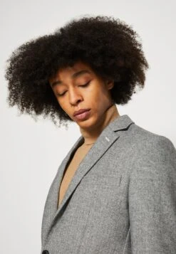 Pier One GiaccaGrey Uomo Completi E Cravatte PI922T04J-Q11 -Negozio online Pier One Italia b7742fdfbb644ae3b4a0eb5b6c9f5604