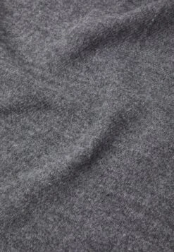 Pier One UnisexSciarpaGrey Donna Sciarpe PI954G00J-C11 -Negozio online Pier One Italia b85fce244843463092e70810a666af42