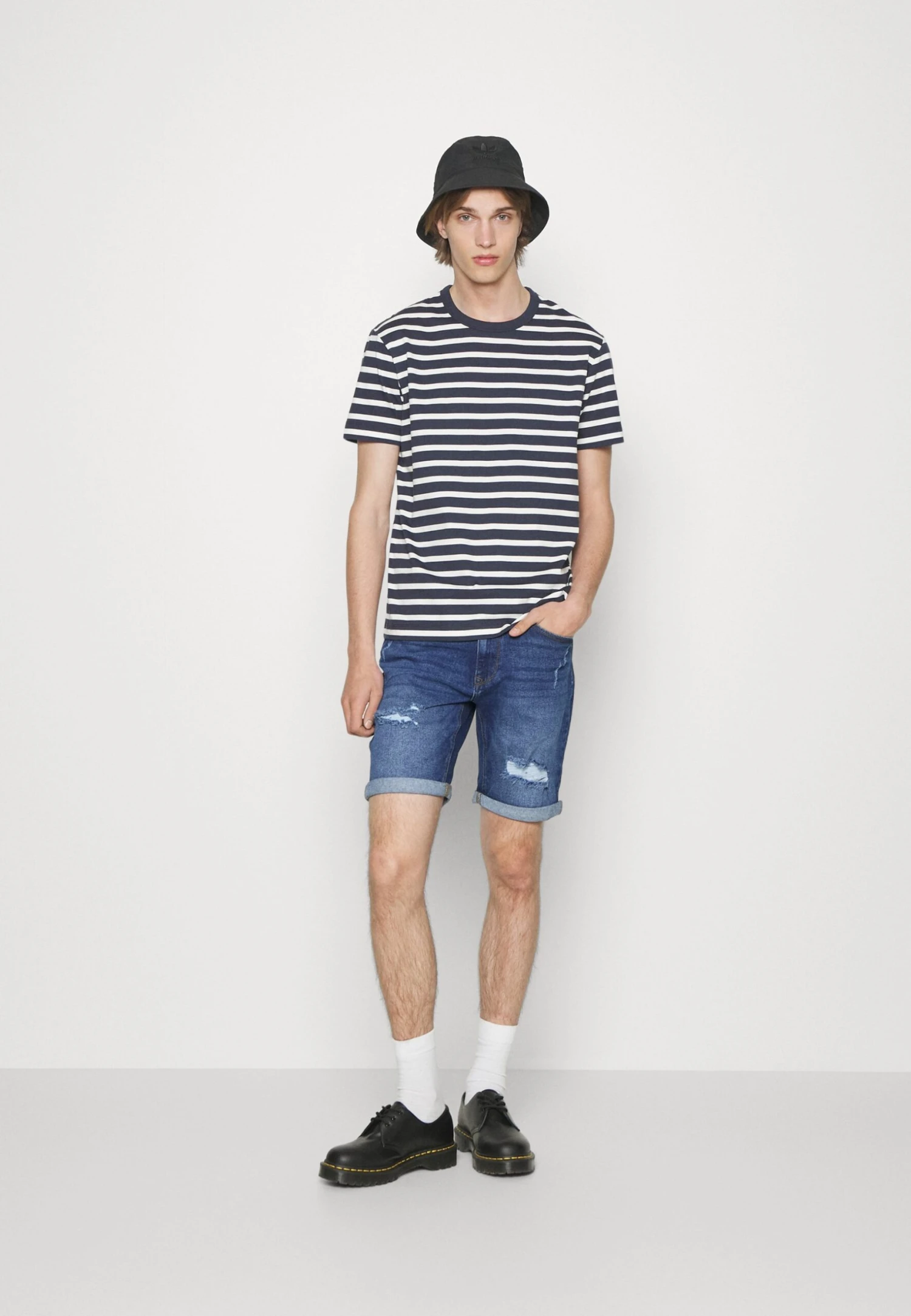 Pier One Shorts Di JeansDark Blue Denim Uomo Jeans PI922F04L-K12 2 Pier One Shorts Di JeansDark Blue Denim Uomo Jeans PI922F04L-K12 - immagine 2