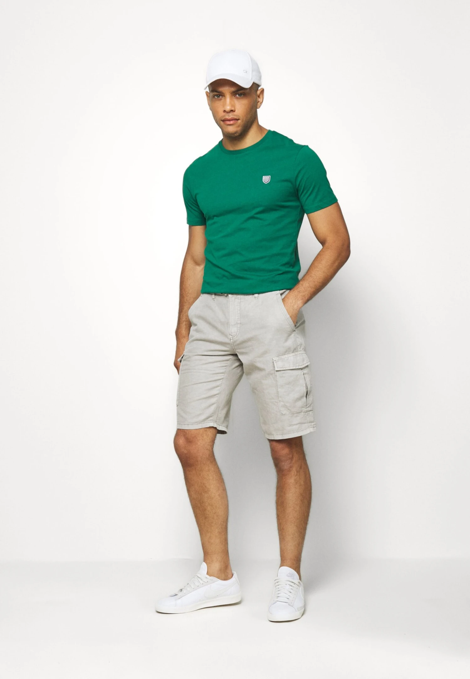 Pier One T-Shirt BasicDark Green Uomo T-shirt E Polo PI922O0Q8-M11 2 Pier One T-Shirt BasicDark Green Uomo T-shirt E Polo PI922O0Q8-M11 - immagine 2