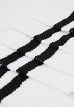 Pier One 5 PackCalzeWhite Uomo Intimo PI982F01L-A11 -Negozio online Pier One Italia bba04d20a797407b9b5f49c4e56503ef