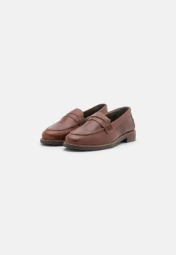 Pier One Leather - Scarpe Senza Lacci - Brown -Negozio online Pier One Italia bda10ba3023e4f139d090d67c10a145f scaled
