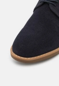 Pier One StringateDark Blue Uomo Scarpe Con I Lacci PI912M0E3-K11 -Negozio online Pier One Italia be1d02d6e5f34815b725c42f0eba7d78