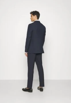 Pier One CompletoDark Blue Uomo Completi E Cravatte PI922A02I-K11 -Negozio online Pier One Italia be9c5802bc684aa59e19ebd9a7465749