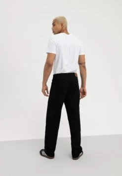 Pier One Jeans BaggyBlack Denim Uomo Jeans PI922G04P-Q11 -Negozio online Pier One Italia bf404b2702f147db8268635cd2118982