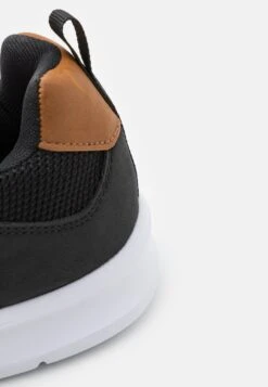 Pier One Sneakers BasseBlack Uomo Sneaker PI915O019-Q11 11 Pier One Sneakers BasseBlack Uomo Sneaker PI915O019-Q11 -Negozio online Pier One Italia c27a38d4731b4862bd351e1d2e7f997b