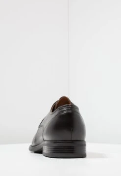 Pier One LeatherStringate ElegantiBlack Uomo Scarpe Con I Lacci PI912M03P-Q11 -Negozio online Pier One Italia c2d680b2a8c54540a2822fc3256389d3