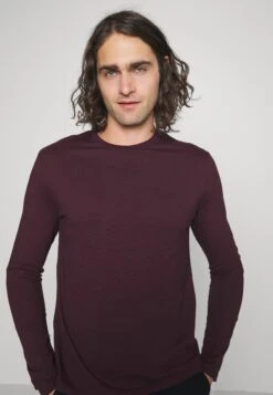 Pier One Pigiama Dark Blue/Bordeaux Uomo Per La Notte PI982M033-K14 -Negozio online Pier One Italia c54af894dc5e444ebbec14e1eec64139