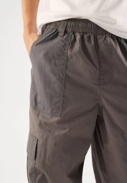 Pier One Pantaloni CargoDark Grey Uomo Pantaloni PI922E05L-C11 -Negozio online Pier One Italia c8253c1985334b7396c17d211bc5517f
