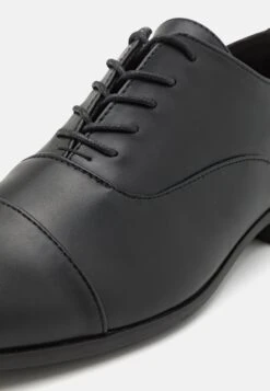 Pier One StringateBlack Uomo Scarpe Con I Lacci PI912M0E1-Q11 11 Pier One StringateBlack Uomo Scarpe Con I Lacci PI912M0E1-Q11 -Negozio online Pier One Italia ca9193d772124267948a8b02236148ee