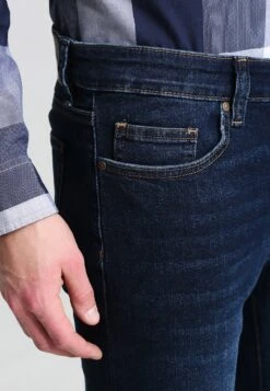 Pier One BasicJeans A SigarettaDark Blue Denim Uomo Jeans PI922GA0E-K12 9 Pier One BasicJeans A SigarettaDark Blue Denim Uomo Jeans PI922GA0E-K12 -Negozio online Pier One Italia cab4c5a817d8404784a40aa6e7e7d551