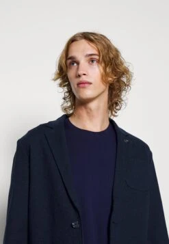 Pier One GiaccaDark Blue Uomo Completi E Cravatte PI922T049-K11 -Negozio online Pier One Italia cd2e2a89aa6d4666ba0a5d102d076303